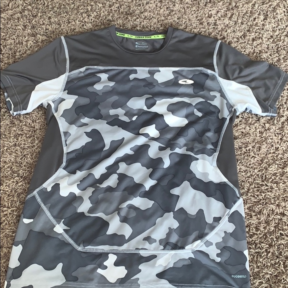 lightweight shirt sleeve shirt